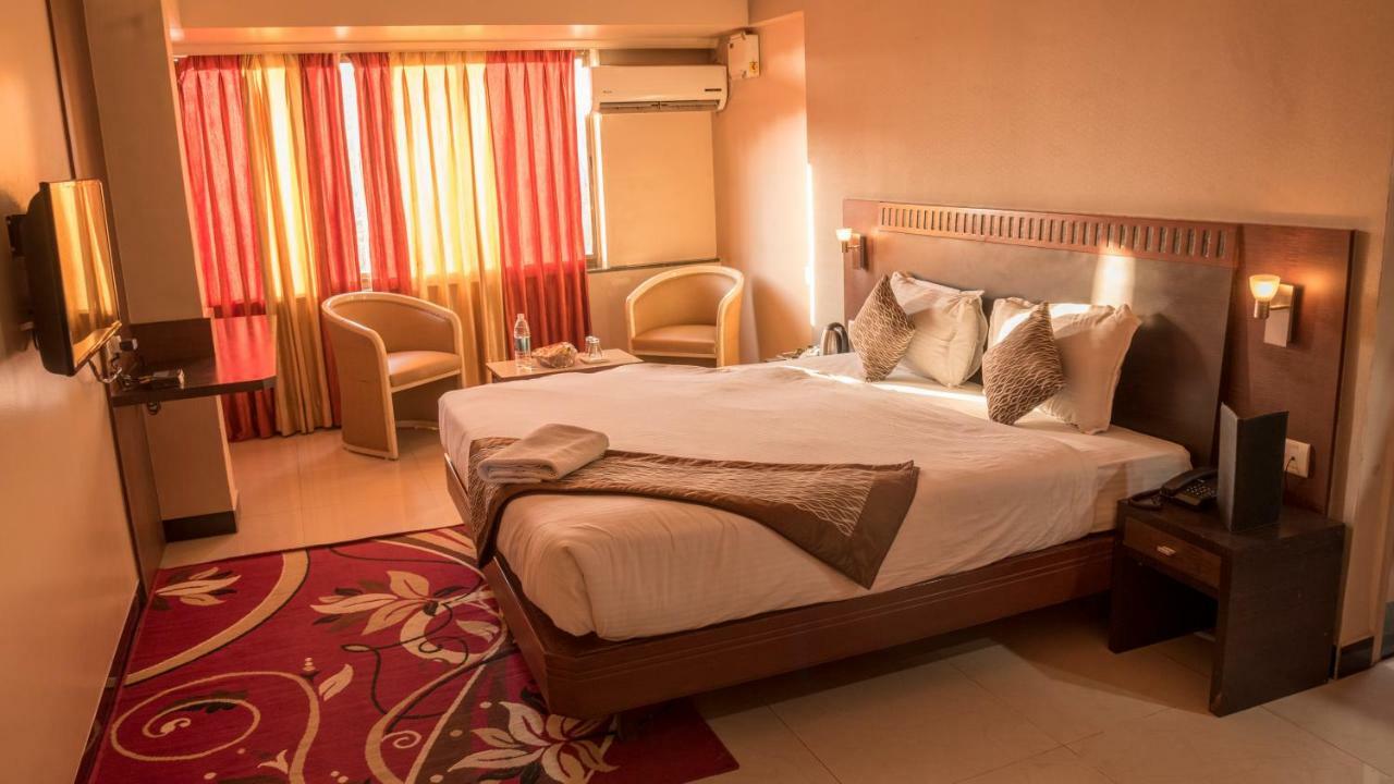 Hotel Ayodhya Kolhapur Exterior foto