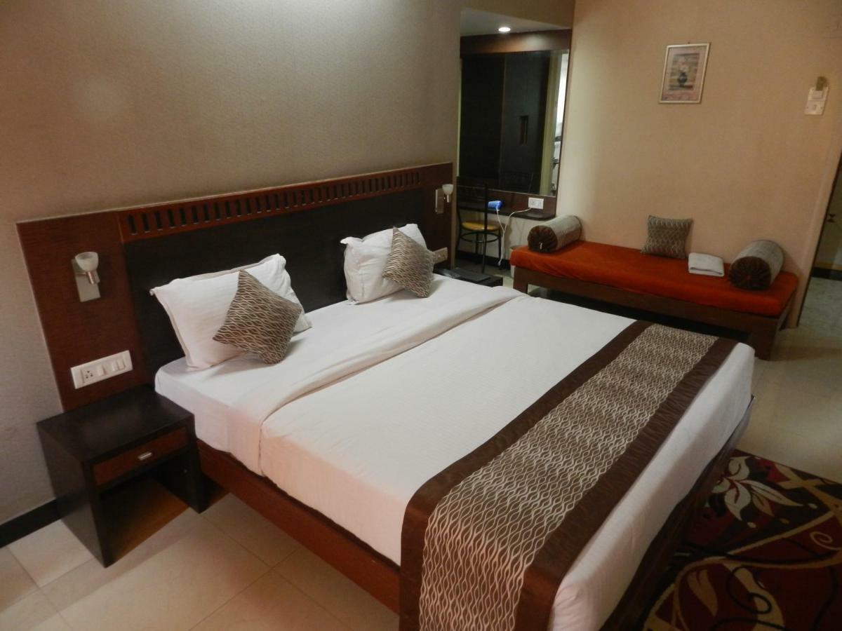 Hotel Ayodhya Kolhapur Exterior foto